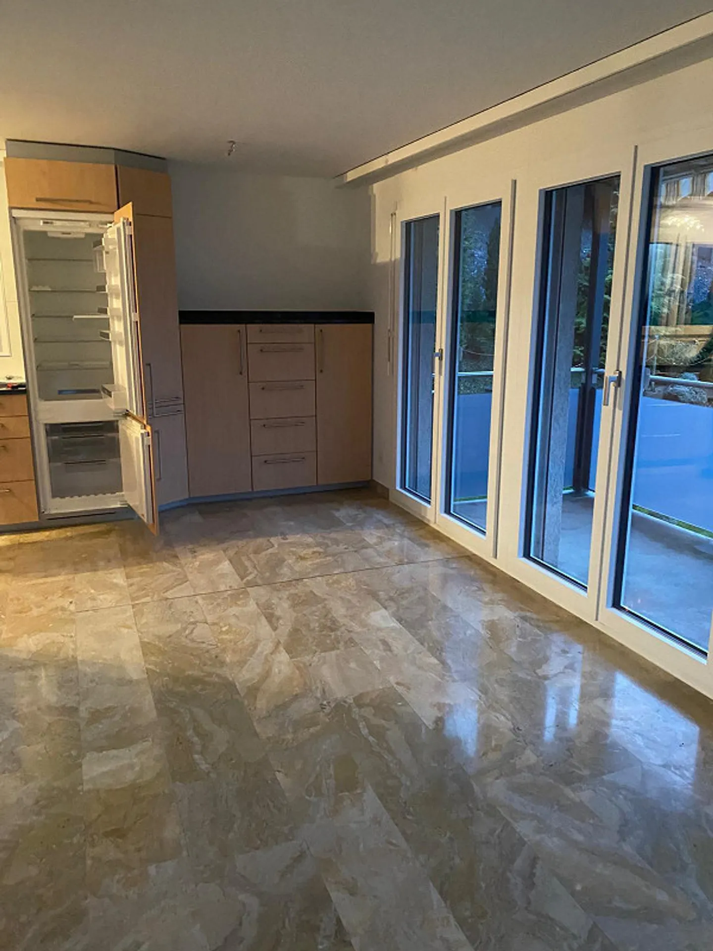 Luminoso appartamento di 3,5 locali con balcone e bella vista a Buochs - Foto 7 di 10