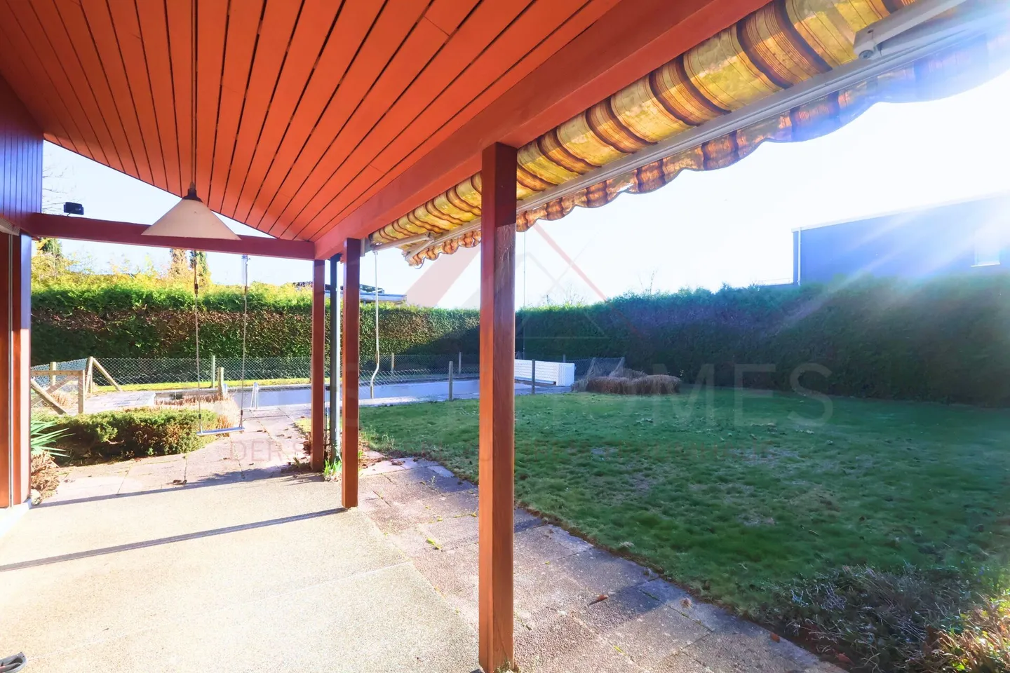 Grosszügiges Einfamilienhaus mit Seesicht - Foto 7 von 27