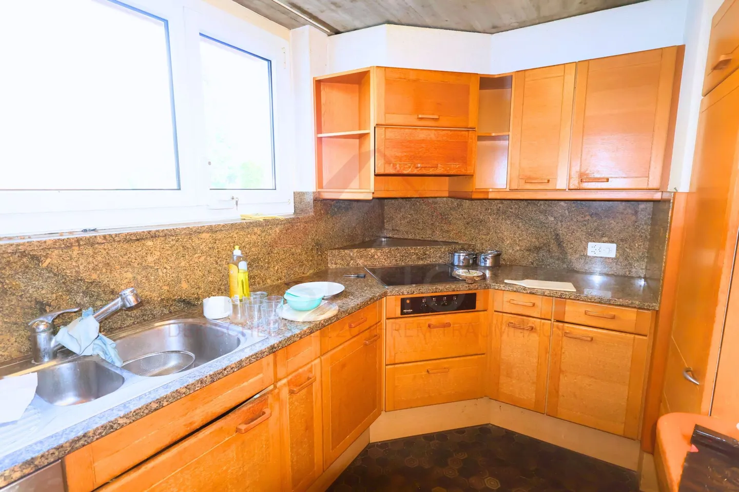 Grosszügiges Einfamilienhaus mit Seesicht - Foto 15 von 27