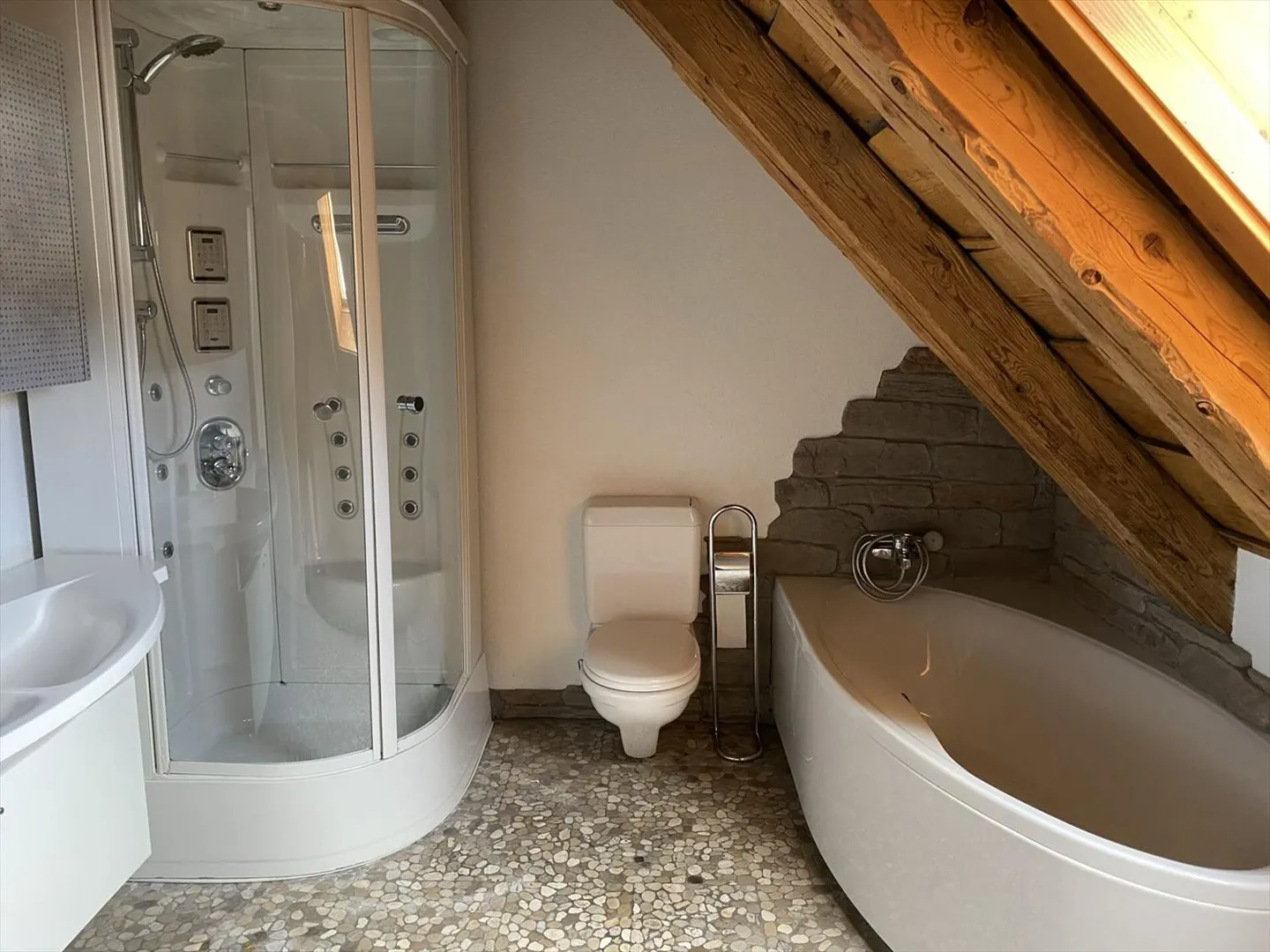 Sonvilier, Prächtige 4.5-Zimmer-Wohnung im 3. Stock - Foto 5 von 5