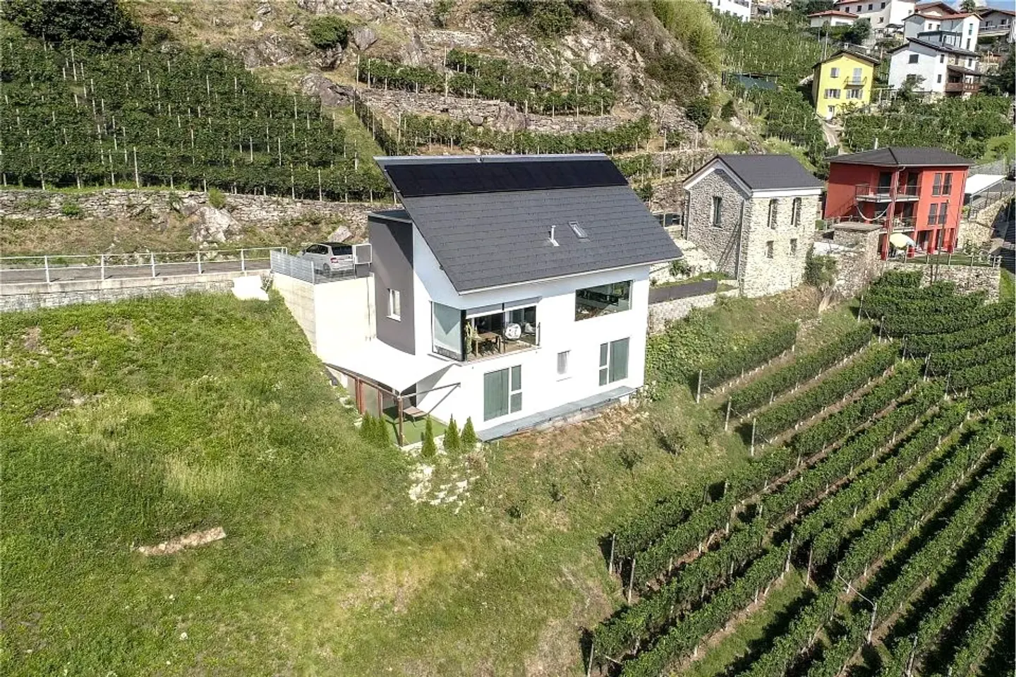 Mieten mit Kaufoption - neues, panoramisches Einfamilienhaus mit Garten. - Foto 2 von 13