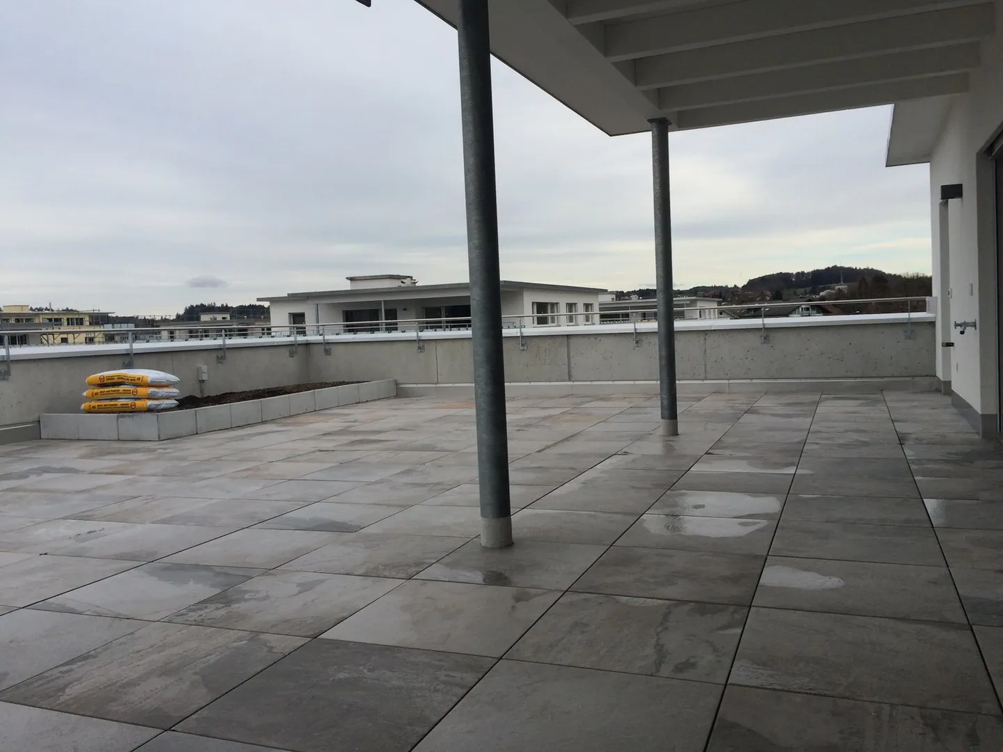 3.5-Zimmer-Attikawohnung mit 106 m2 Attikaterrasse - Foto 11 von 11