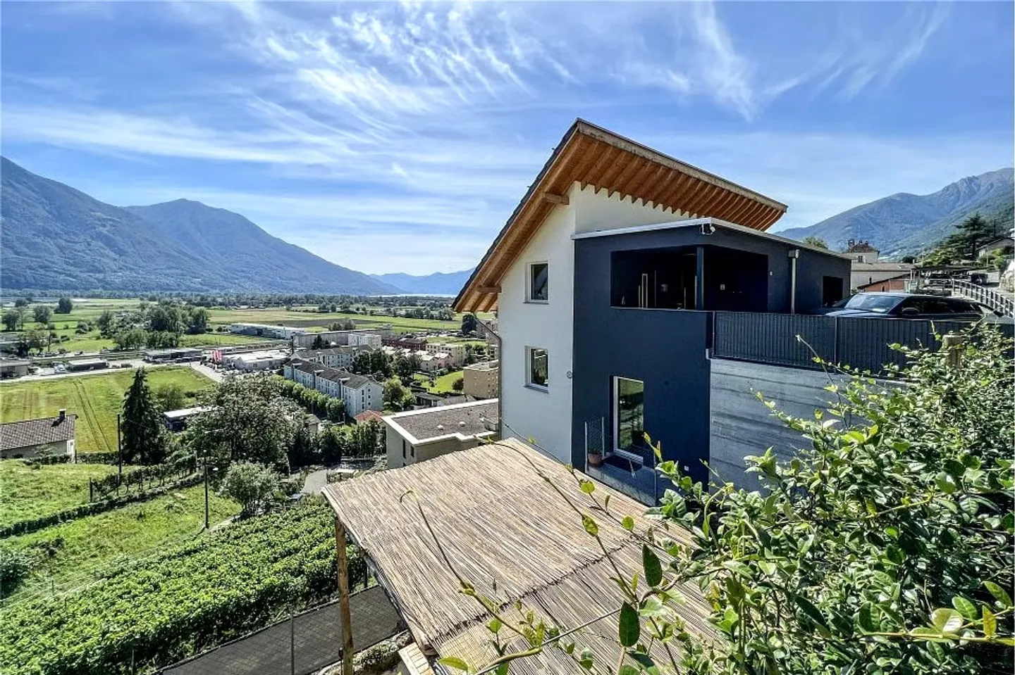 Mieten mit Kaufoption - neues, panoramisches Einfamilienhaus mit Garten. - Foto 3 von 13