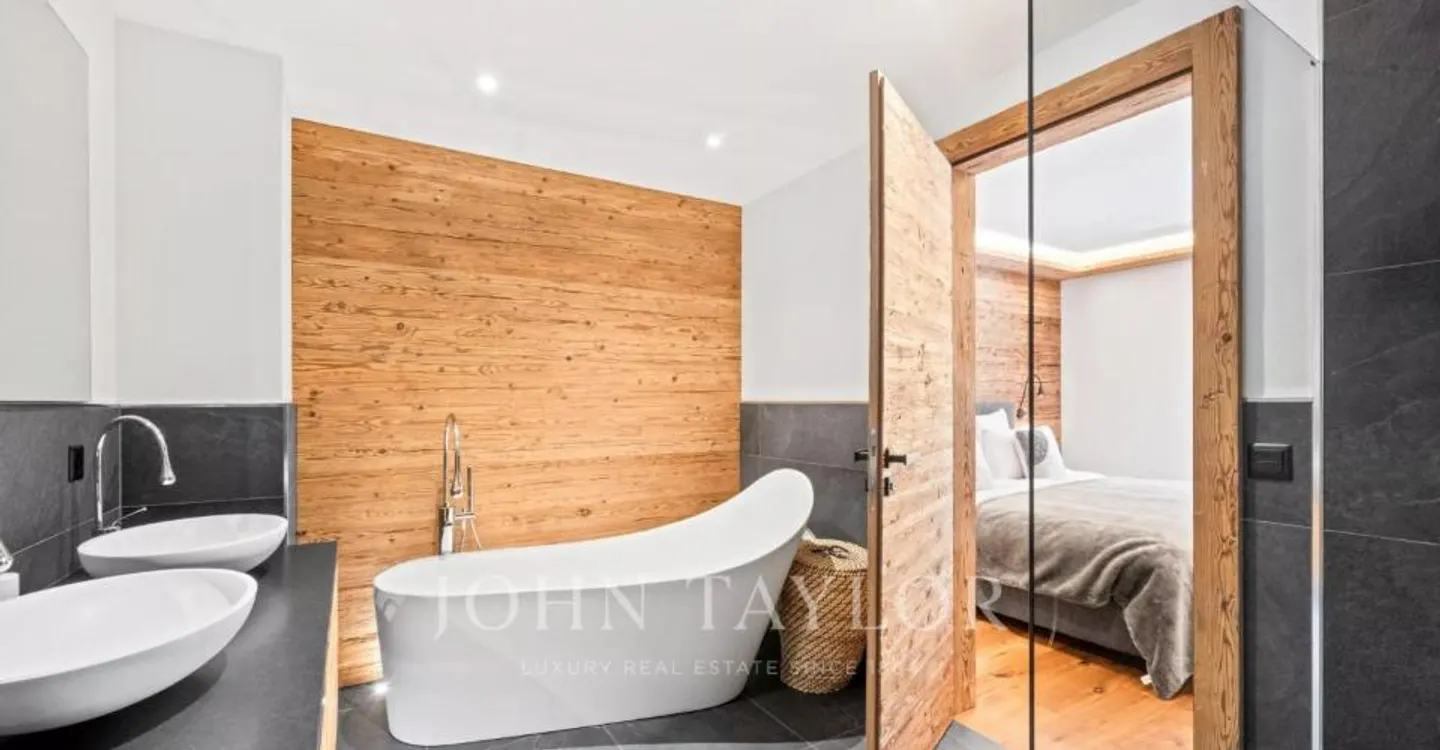 Au coeur de Montana, spacieux appartement récent de 4 chambres, grand - Photo 9 of 13