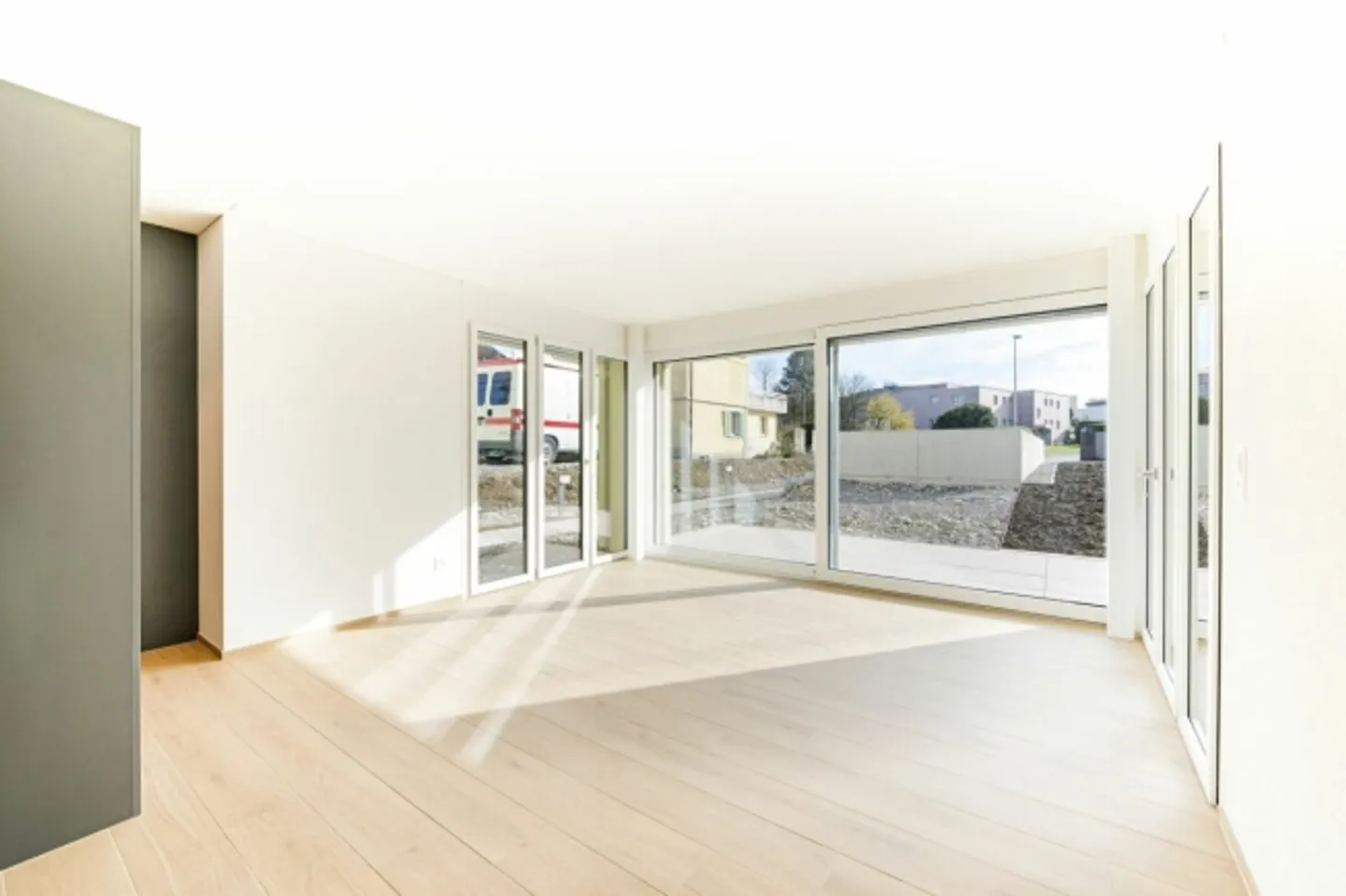 Appartement moderne de 3 ½ pièces au rez-de-chaussée avec part de jardin à Illnau - Photo 5 sur 10