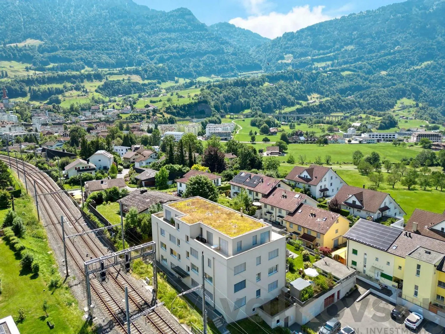 Grosse Wohnung an zentraler Lage mit Bergsicht - Foto 4 von 8