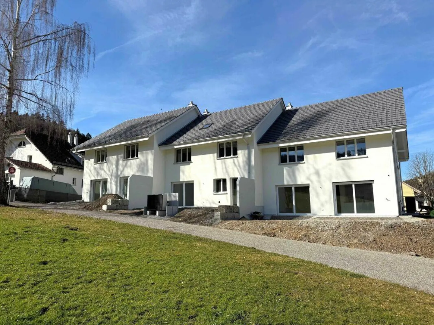 Three 5.5 Room Terraced Single-Family Houses - Charming, Close to Nature, Individual - Photo 2 of 13