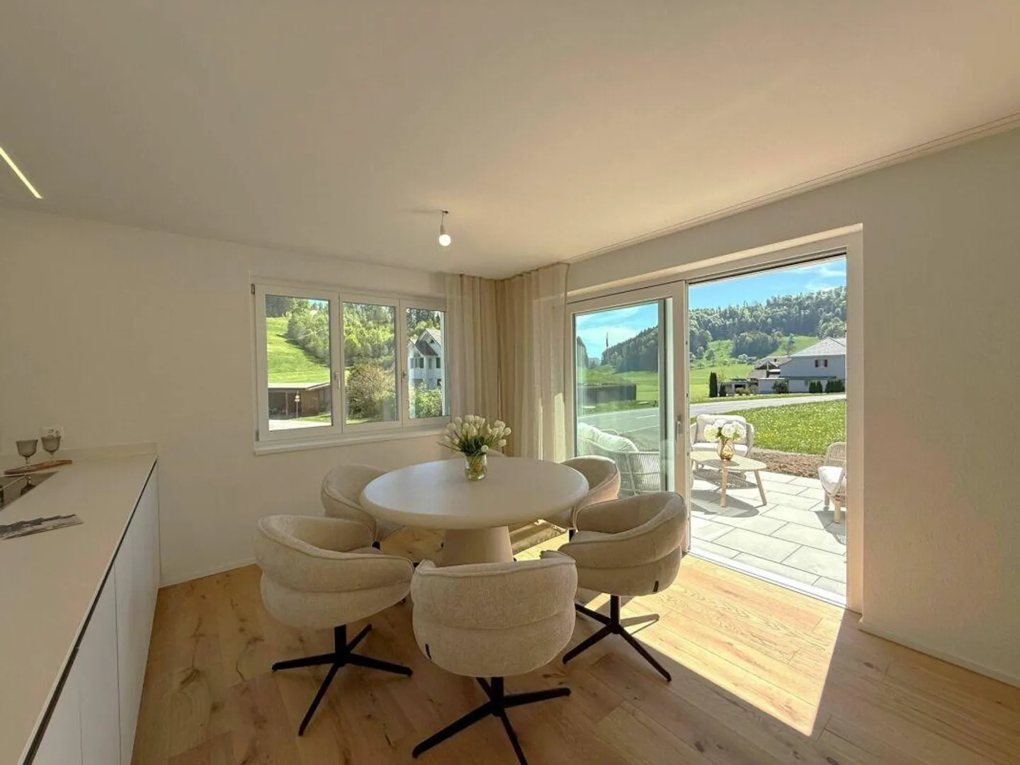Three 5.5 Room Terraced Single-Family Houses - Charming, Close to Nature, Individual - Photo 6 of 13