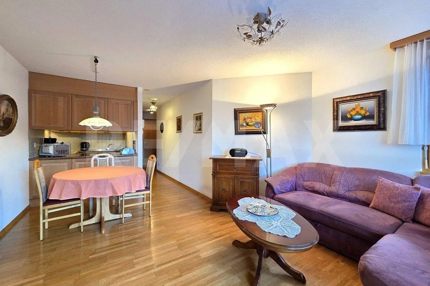 2.5 Room Apartment with Balcony and Mountain View - Quiet Location in Leukerbad - Photo 3 of 13