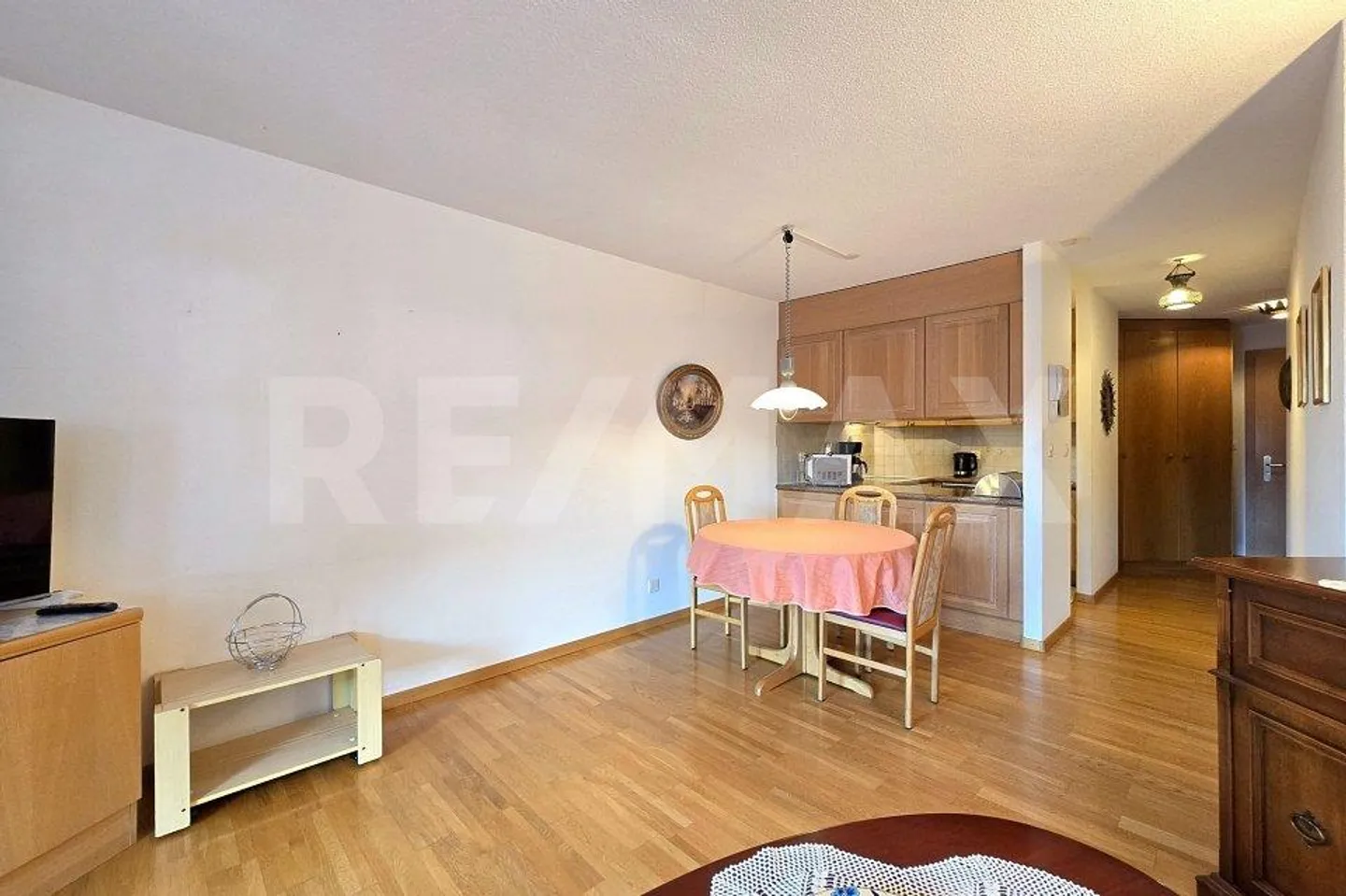 2.5 Room Apartment with Balcony and Mountain View - Quiet Location in Leukerbad - Photo 4 of 13