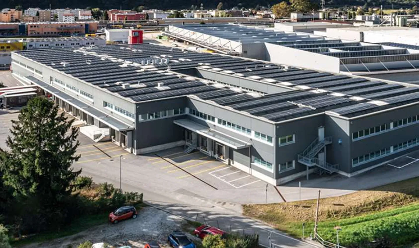 Propriété à louer : Espace logistique/Salle de stockage avec grande surface à Cadenazzo - Photo 2 sur 8