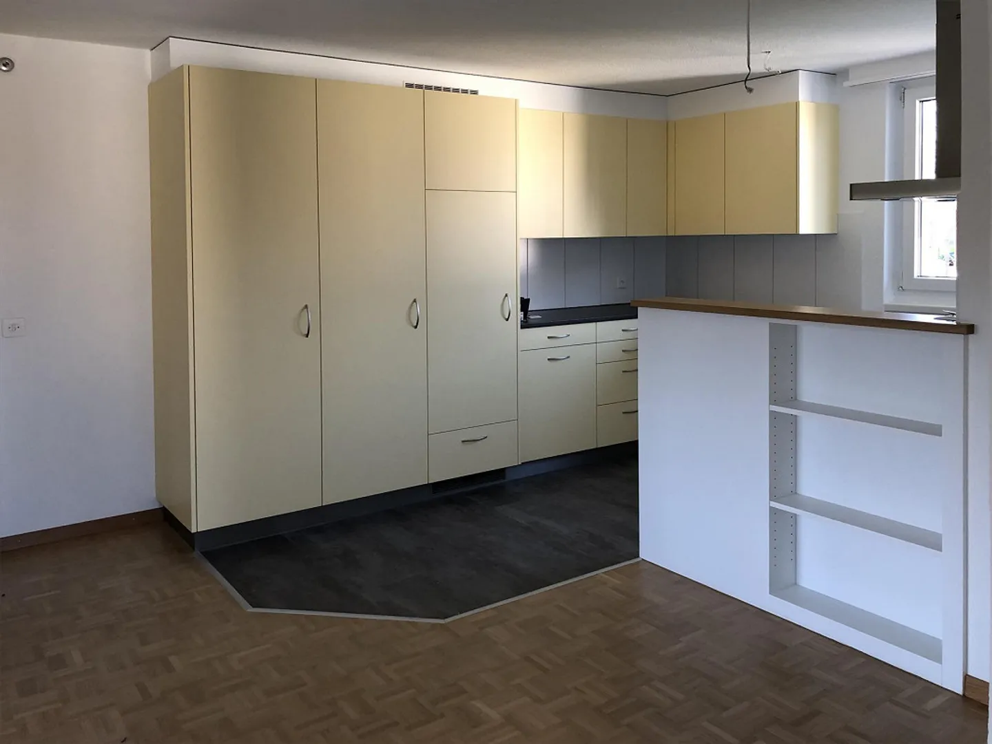 Appartement de 4,5 pièces avec vue sur la verdure - Photo 5 sur 14