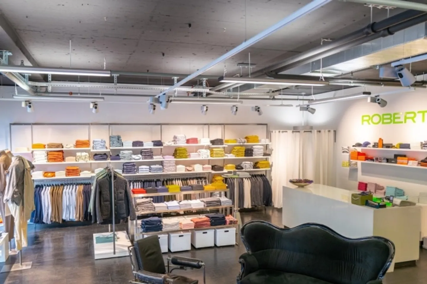 Boutique (121 m2) dans la maison Anfos - Photo 4 sur 5