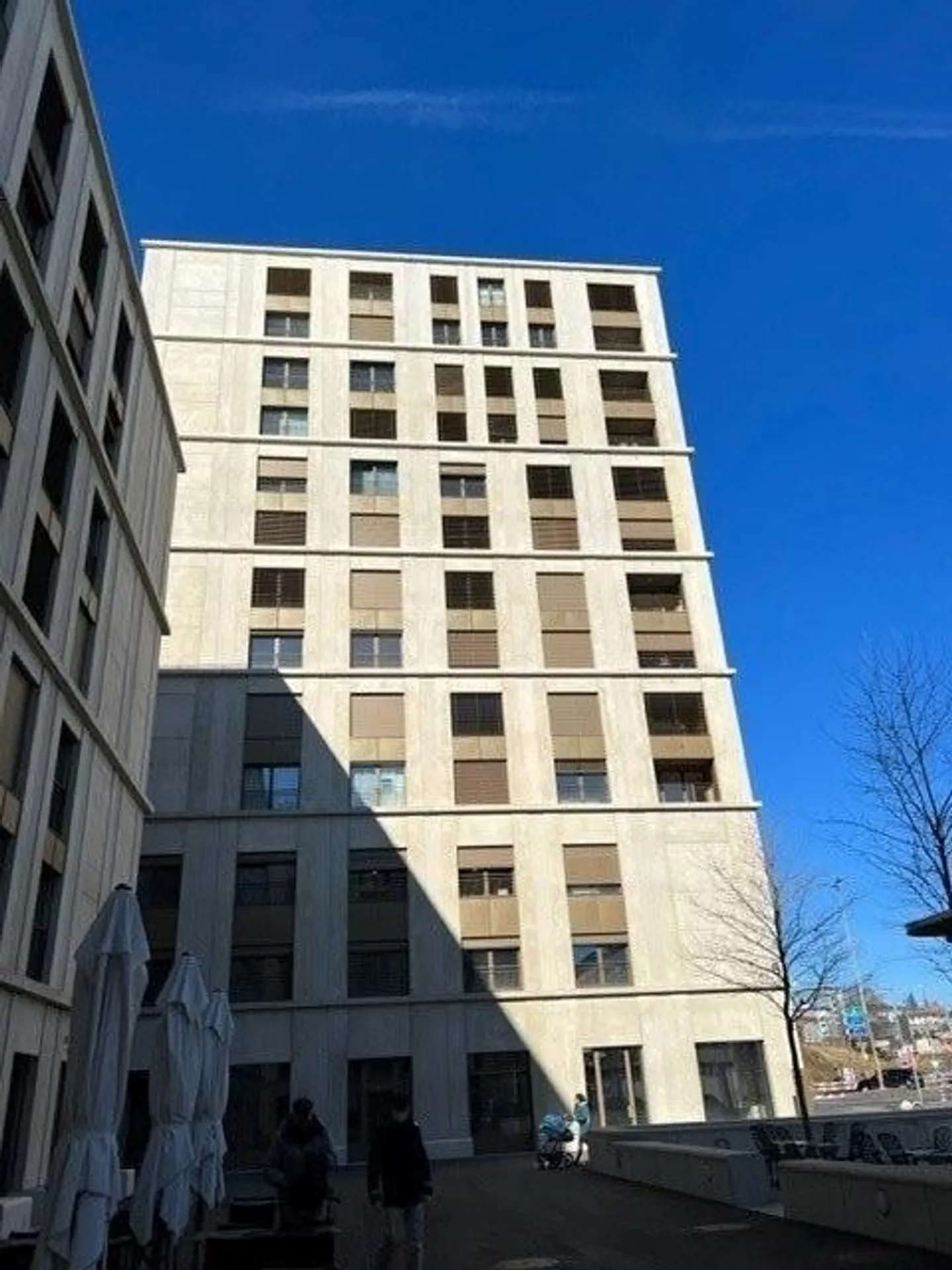 To seize! Ideally located near the Fribourg train station! - Photo 1 of 7