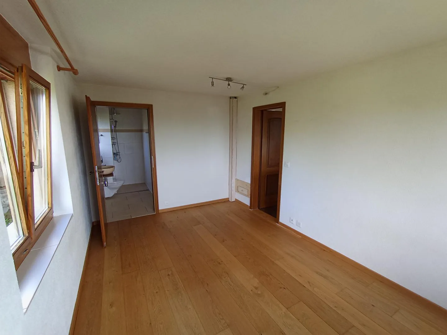 Single-family house, quiet, good transport connection. great view - Photo 14 of 19