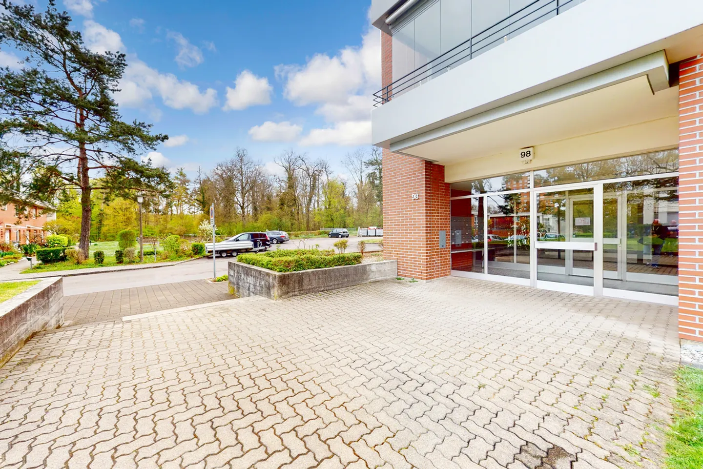 Geräumige Wohnung in ruhiger Lage - Foto 2 von 9