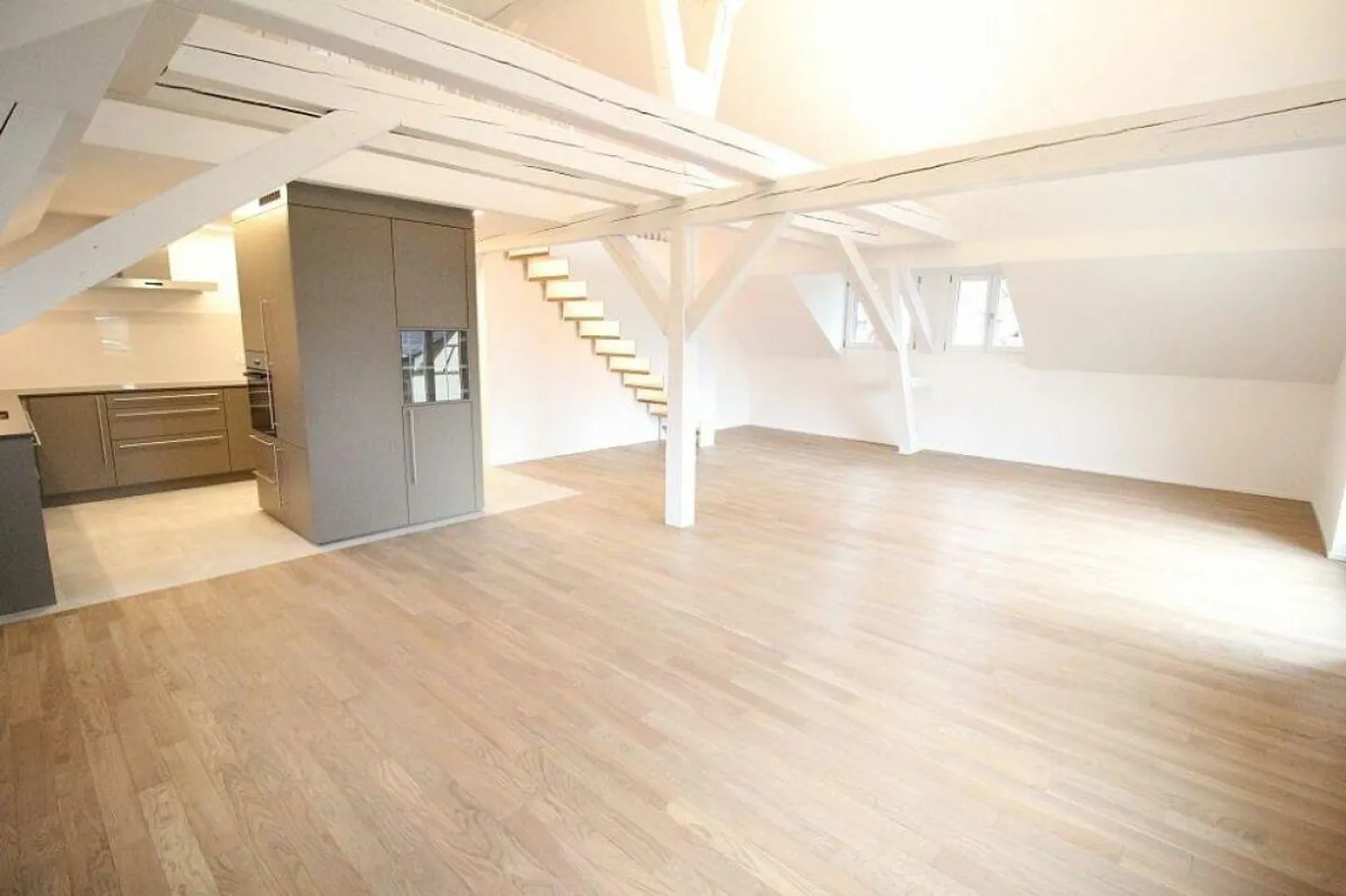 Exklusives Zuhause mit einzigartigem Design - Foto 2 von 13