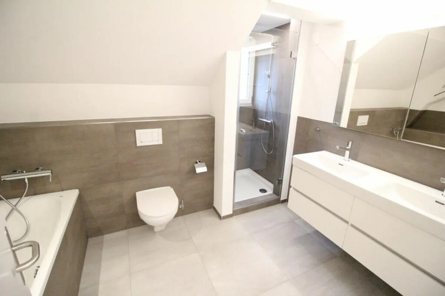 Exklusives Zuhause mit einzigartigem Design - Foto 6 von 13