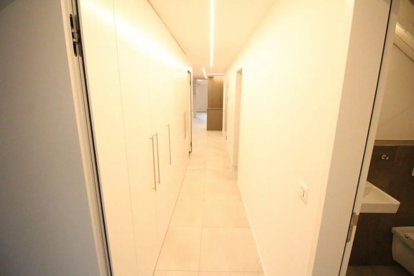 Exklusives Zuhause mit einzigartigem Design - Foto 11 von 13