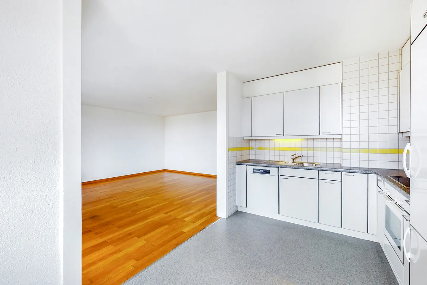 Geräumige Wohnung in ruhiger Lage - Foto 3 von 9