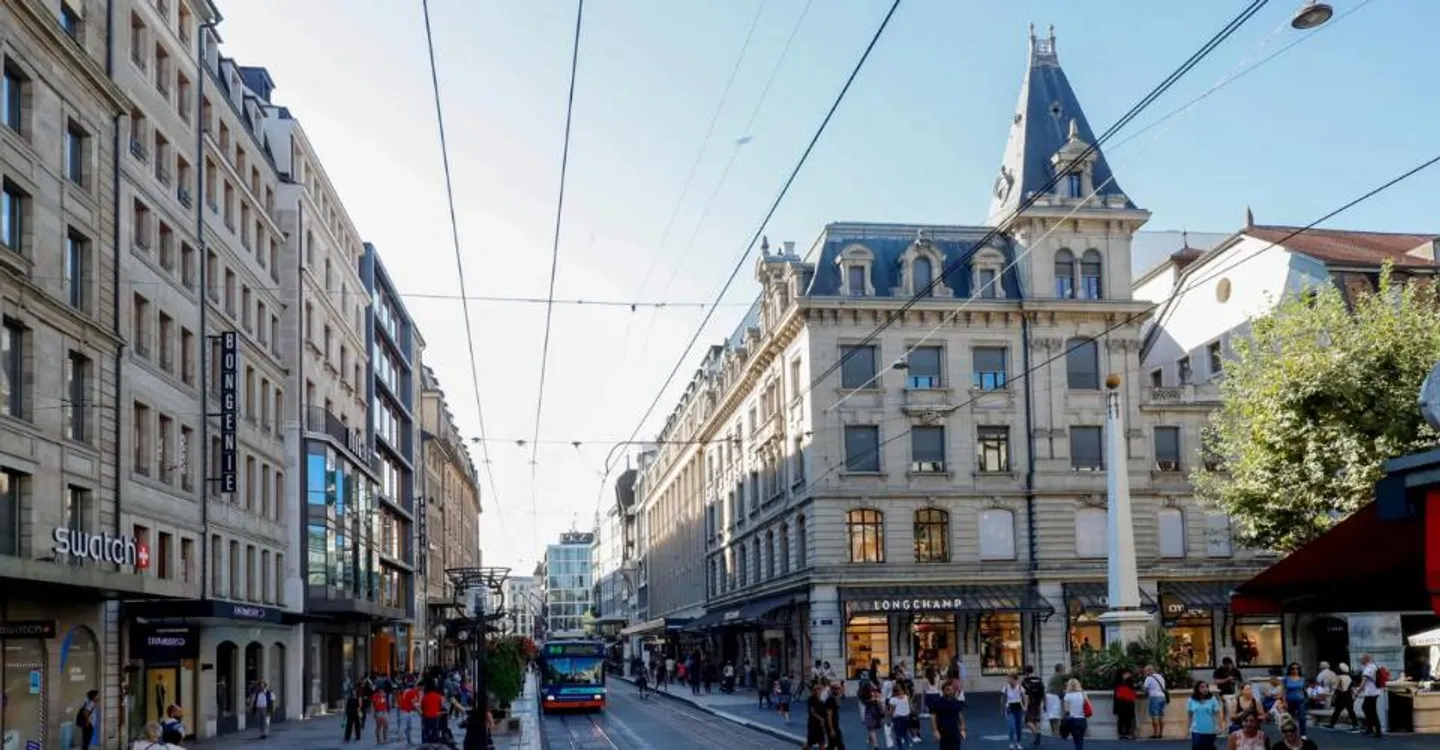 Exklusives, unabhängiges und hochwertig ausgestattetes Gebäude zur Miete im Stadtzentrum von Genf - Foto 2 von 5