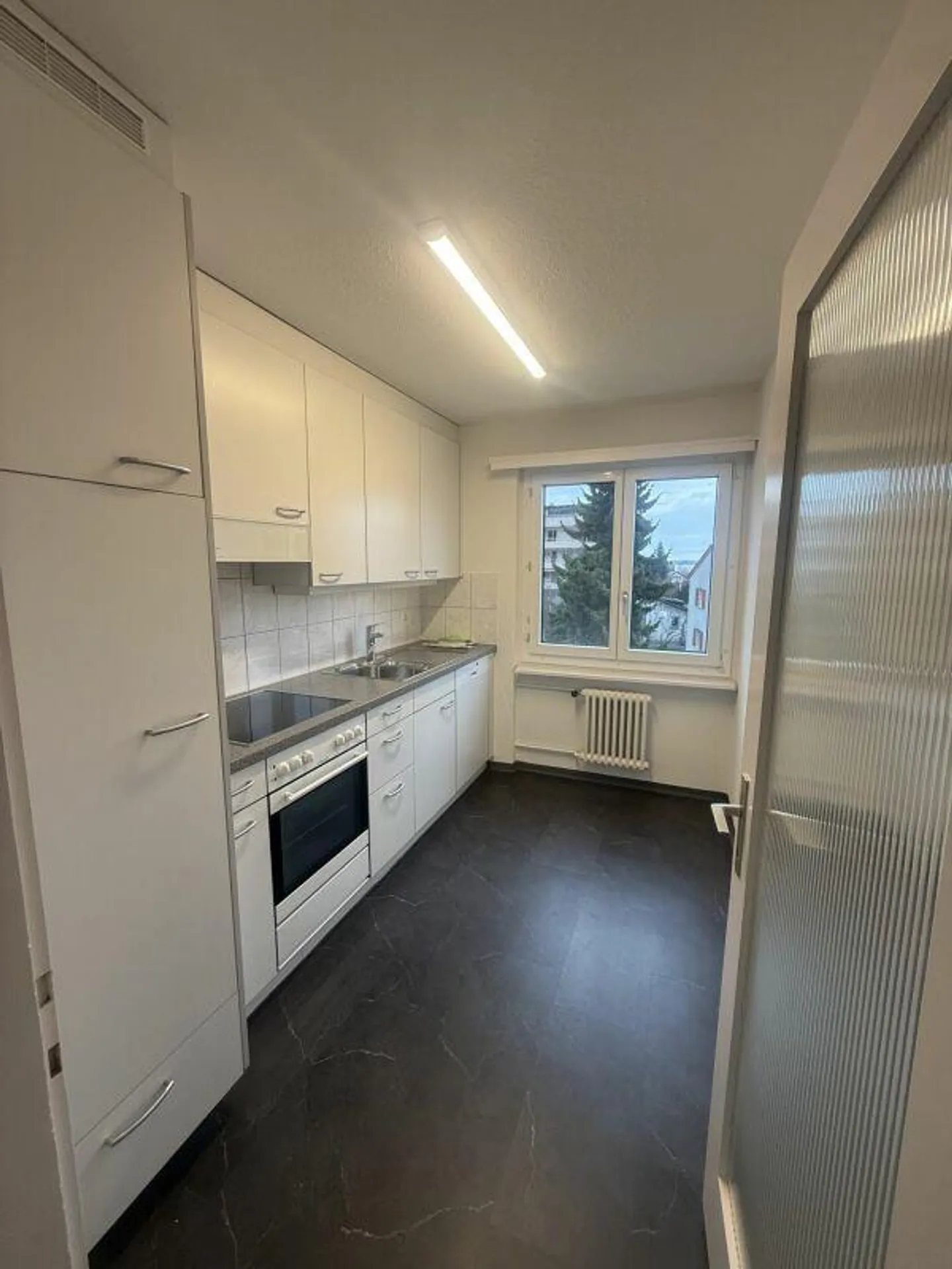 Un appartement au bord du lac confortable vous attend! - Photo 3 sur 8