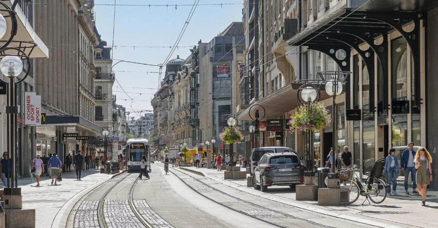 Exklusives, unabhängiges und hochwertig ausgestattetes Gebäude zur Miete im Stadtzentrum von Genf - Foto 3 von 5