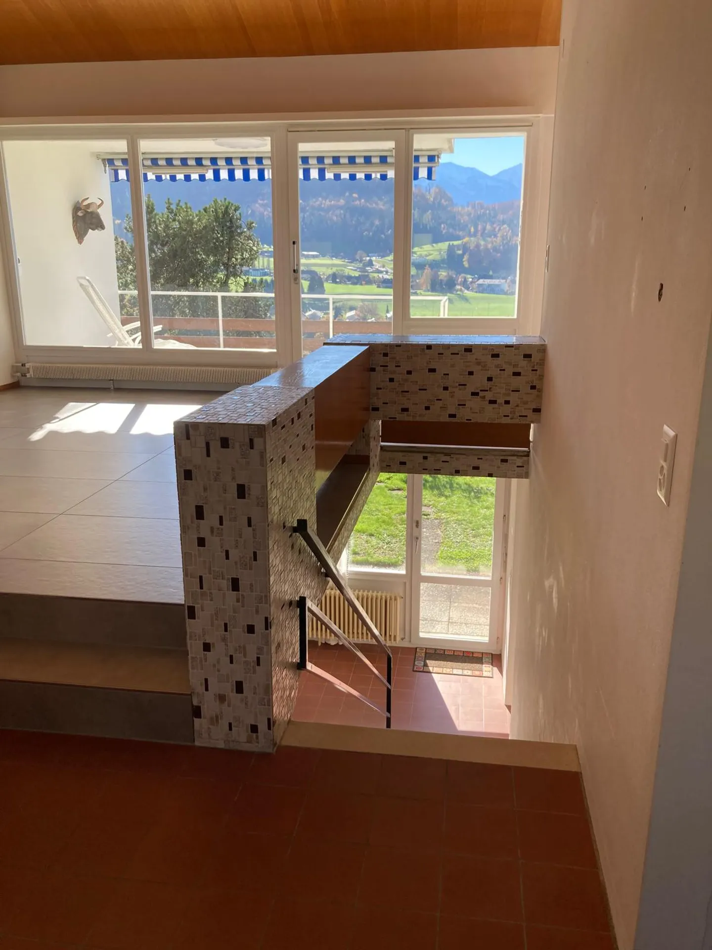 "Originelles 4 ½ - Reihenmittelhaus mit unverbaubarer Weitsicht" - Foto 7 von 14