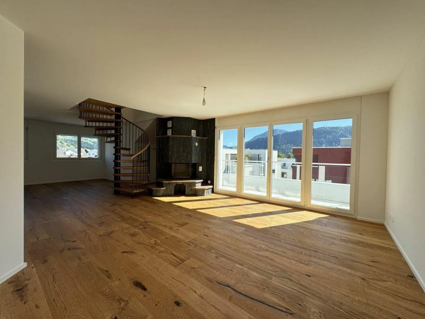 Appartamento duplex di 4,5 stanze con vista lago - Foto 3 di 12