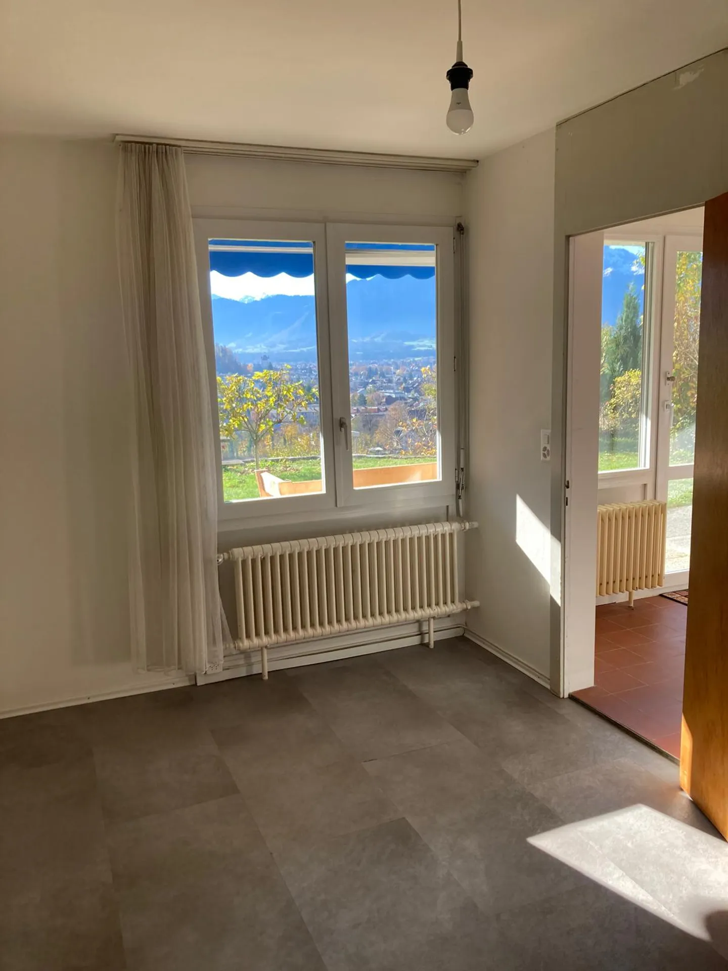 "Originelles 4 ½ - Reihenmittelhaus mit unverbaubarer Weitsicht" - Foto 10 von 14