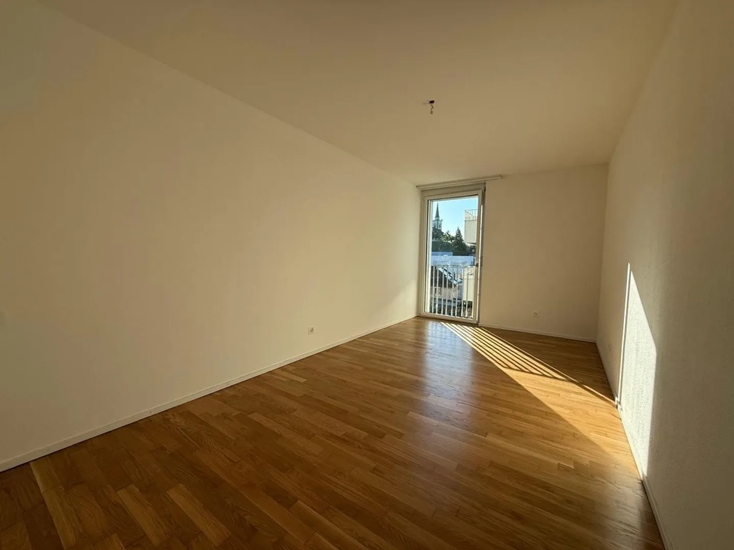 Bell'appartamento di 3,5 locali con balcone e vista - Foto 7 di 12