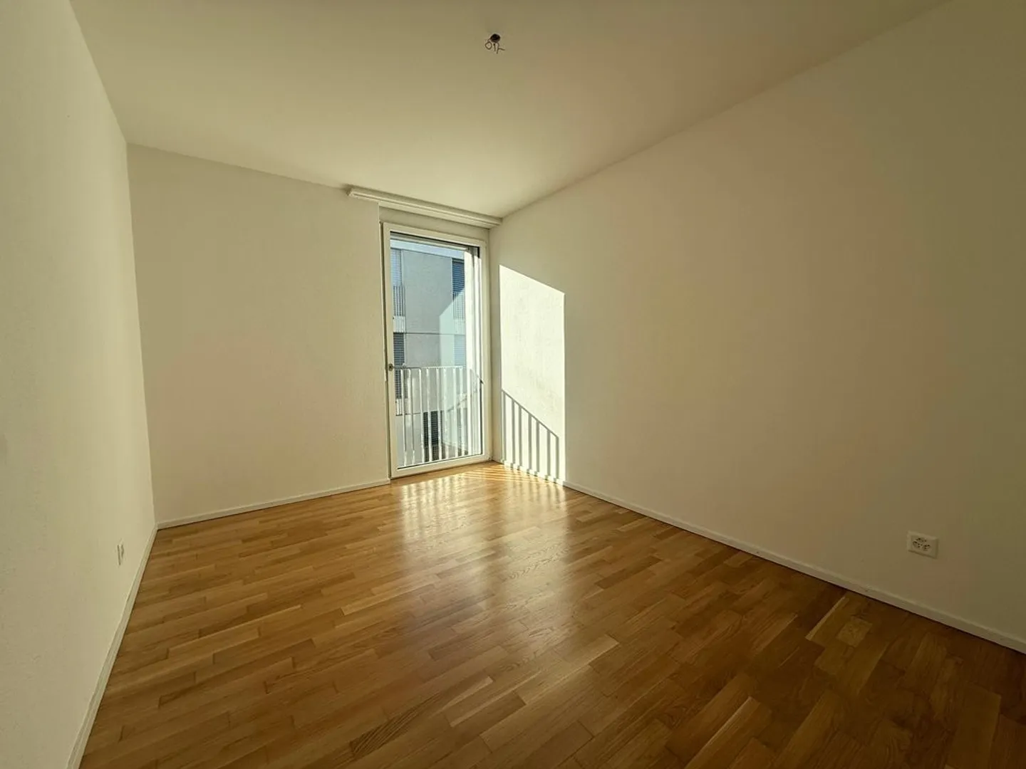 Bell'appartamento di 3,5 locali con balcone e vista - Foto 8 di 12
