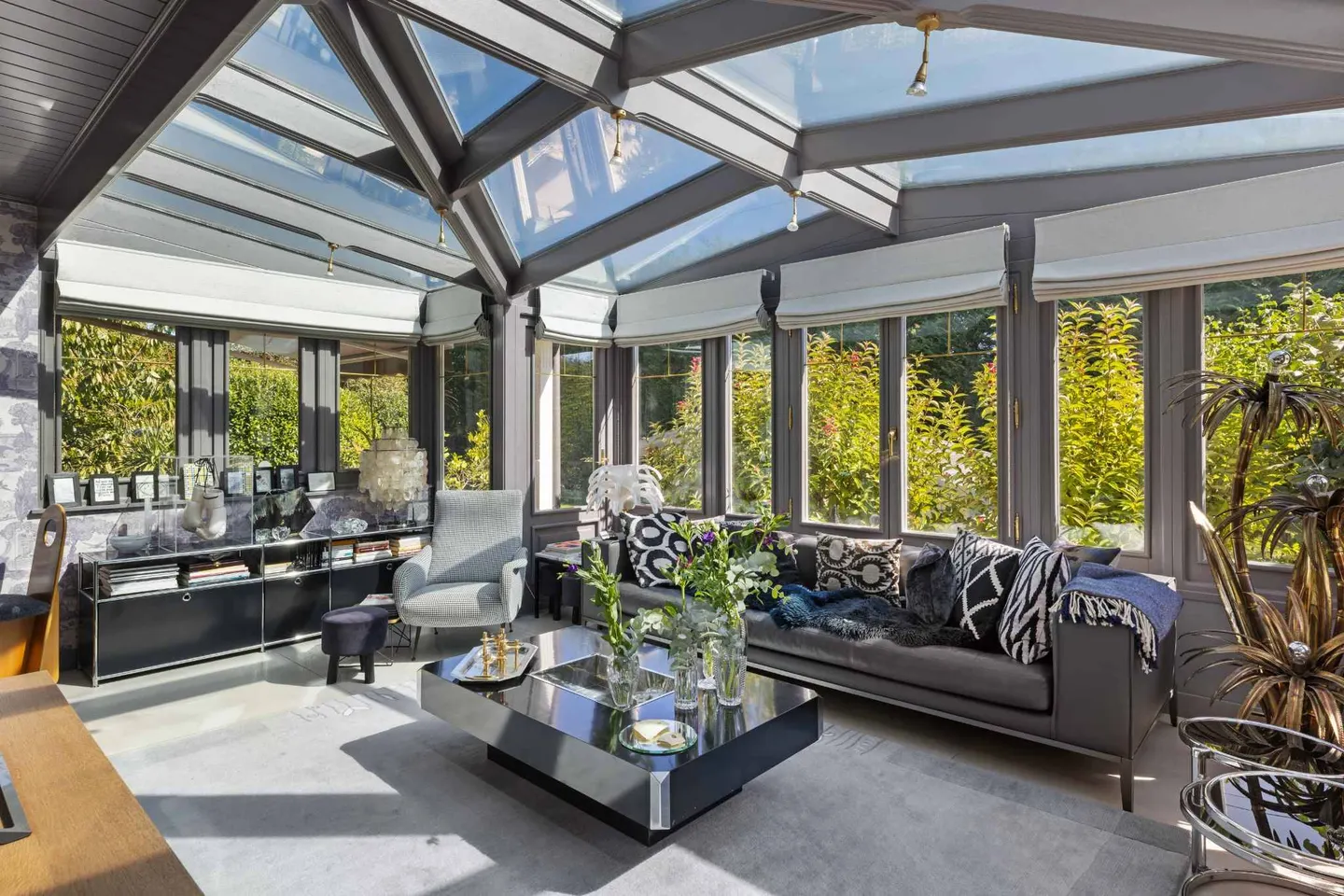 Elegant Villa in Prangins - Photo 3 of 13