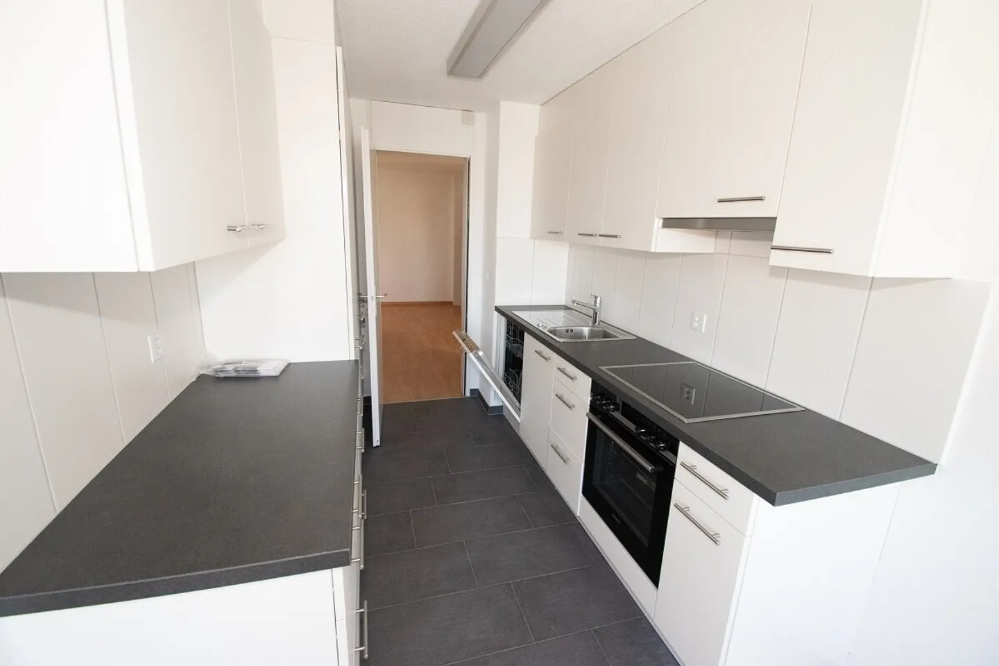 Appartement spacieux avec vue - Photo 3 sur 10