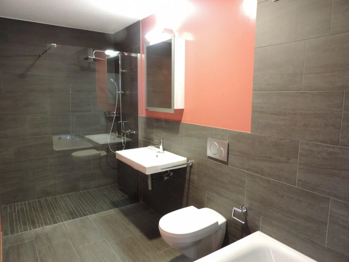 Modernes 3.5-Zimmer-Apartment - Foto 5 von 9