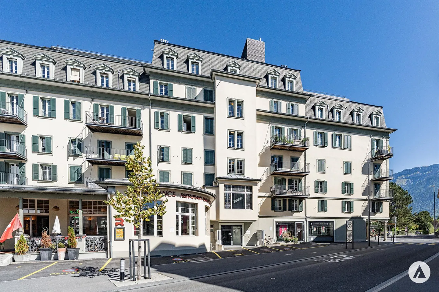 Holiday apartment in the heart of Interlaken - Photo 2 of 13