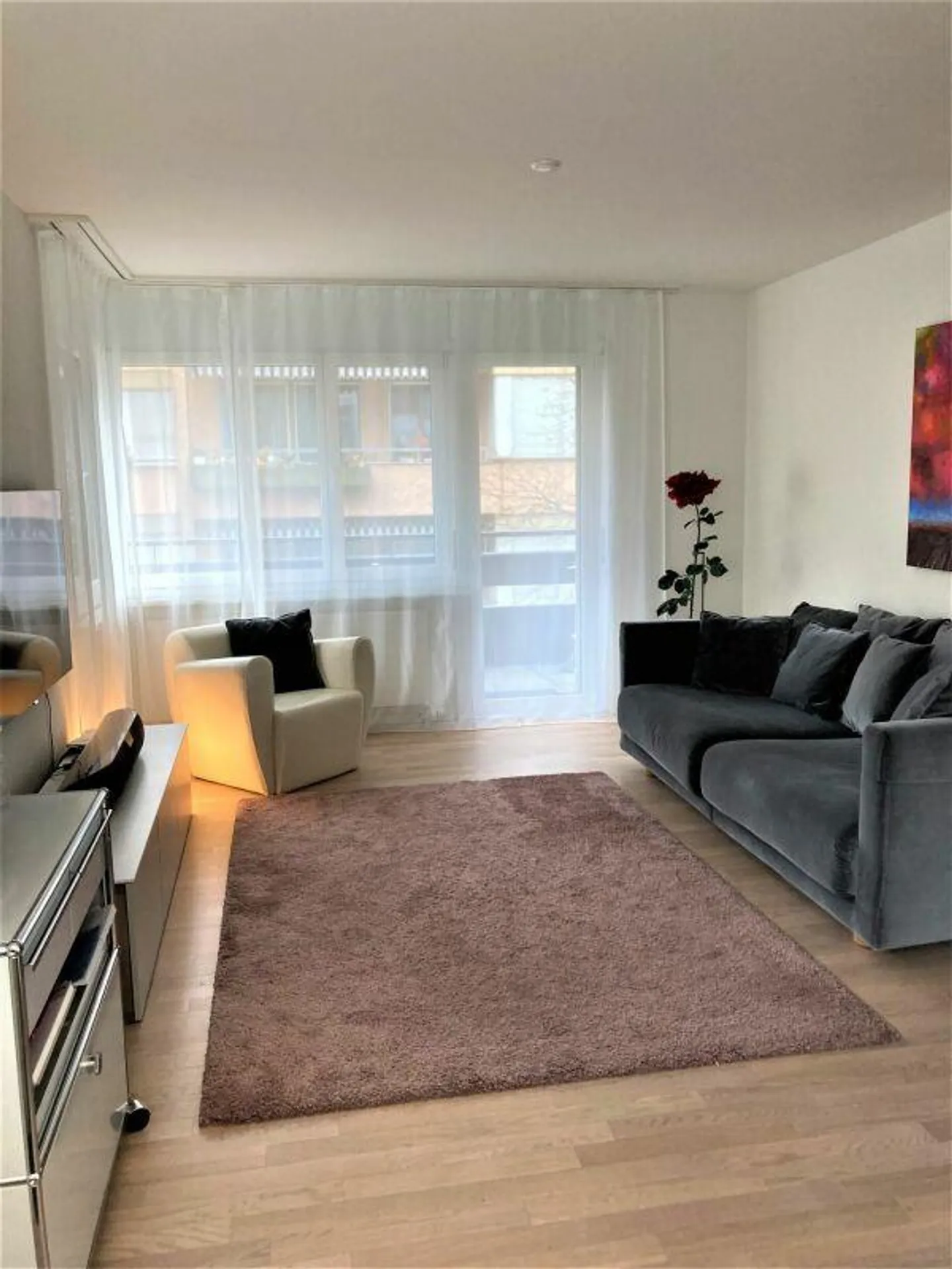 Appartement moderne en ville dans le meilleur emplacement - Photo 3 sur 8