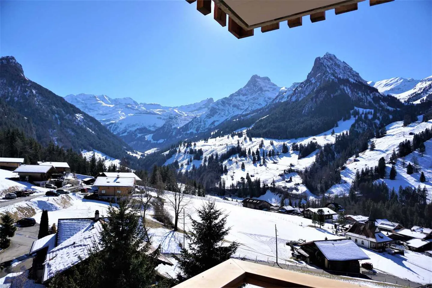 4.5-Room Apartment with Panoramic View in Kiental - Photo 3 of 4