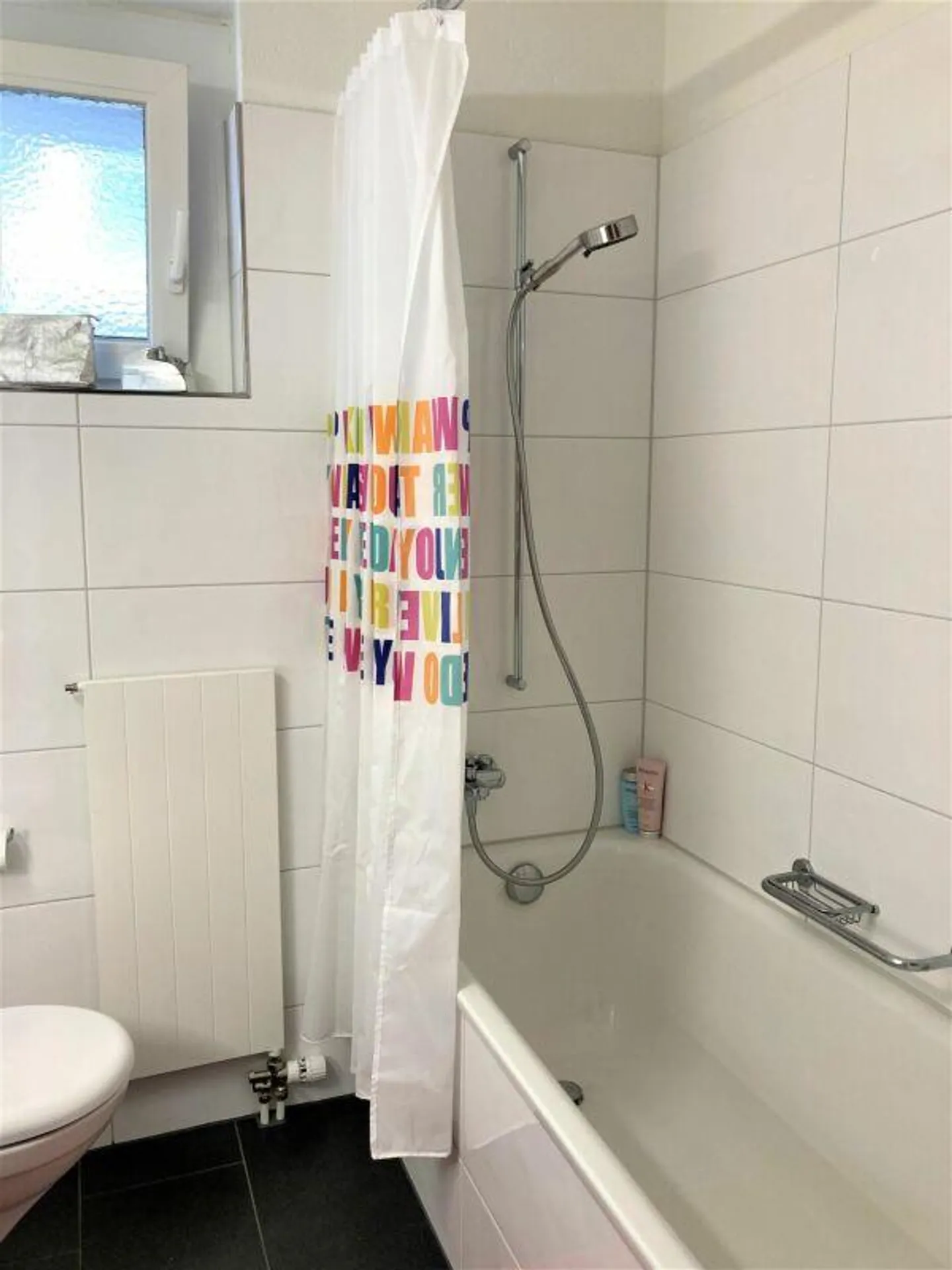 Appartement moderne en ville dans le meilleur emplacement - Photo 5 sur 8