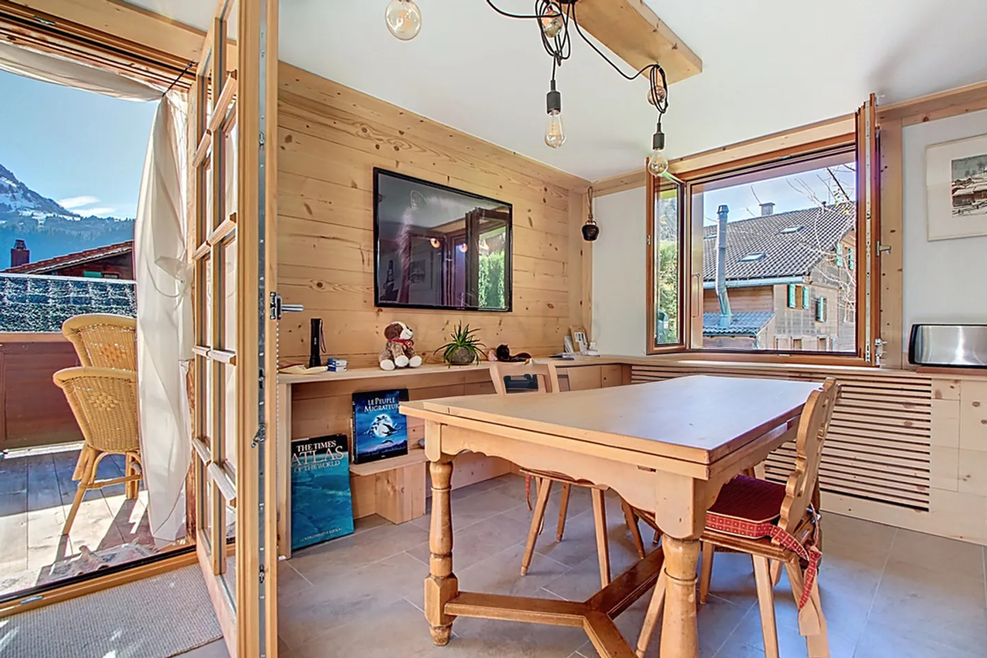 Objet rare - Charmant chalet avec jardin, à deux pas du village - Photo 3 sur 12