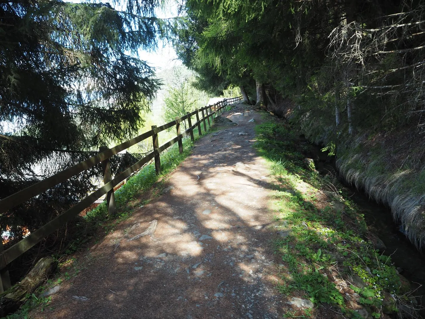 Due lotti edificabili, liberi da mandato con accesso al Bisse - Foto 12 di 13