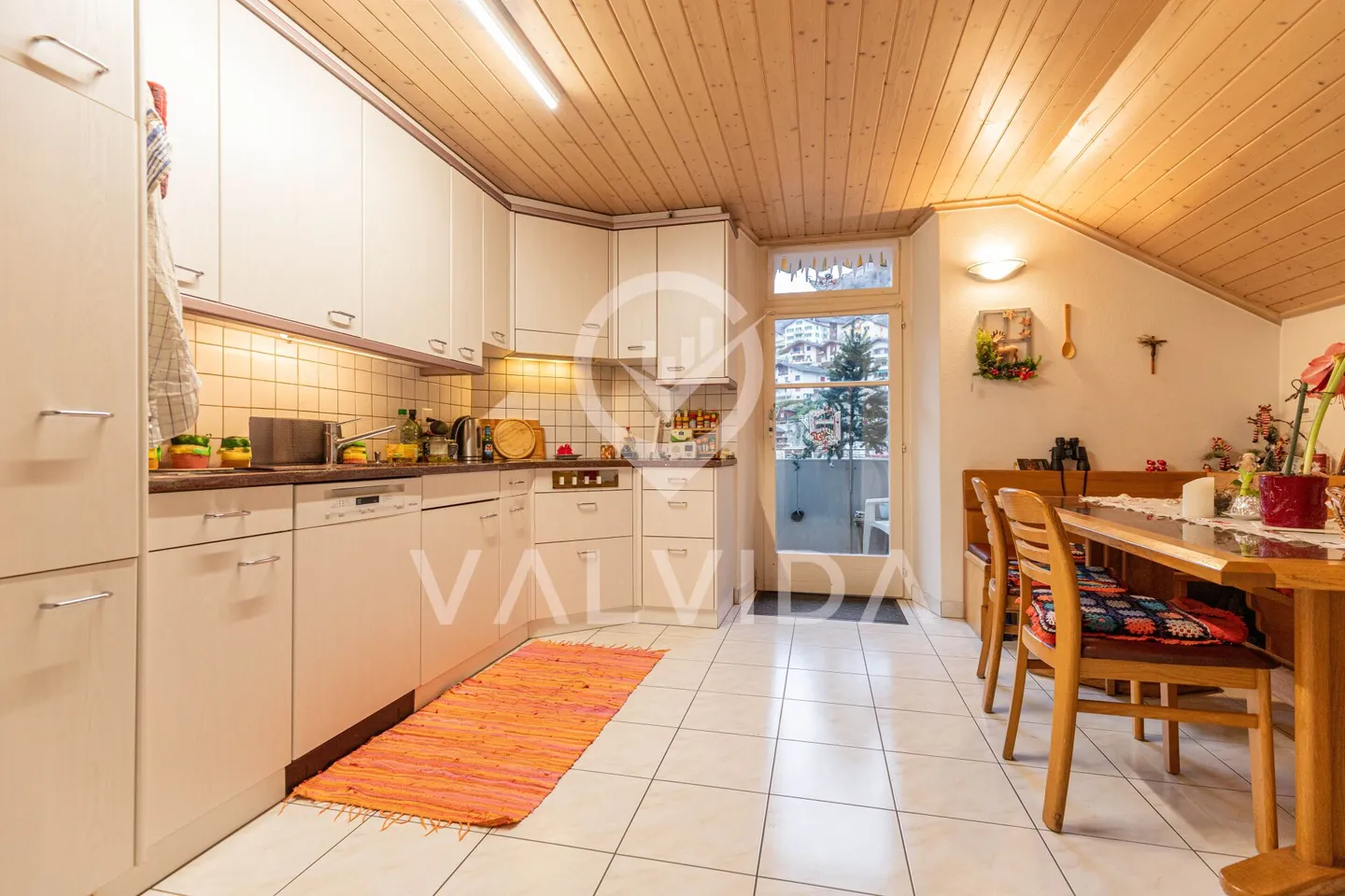 Attico attraente di 4,5 stanze in posizione centrale - Foto 3 di 15