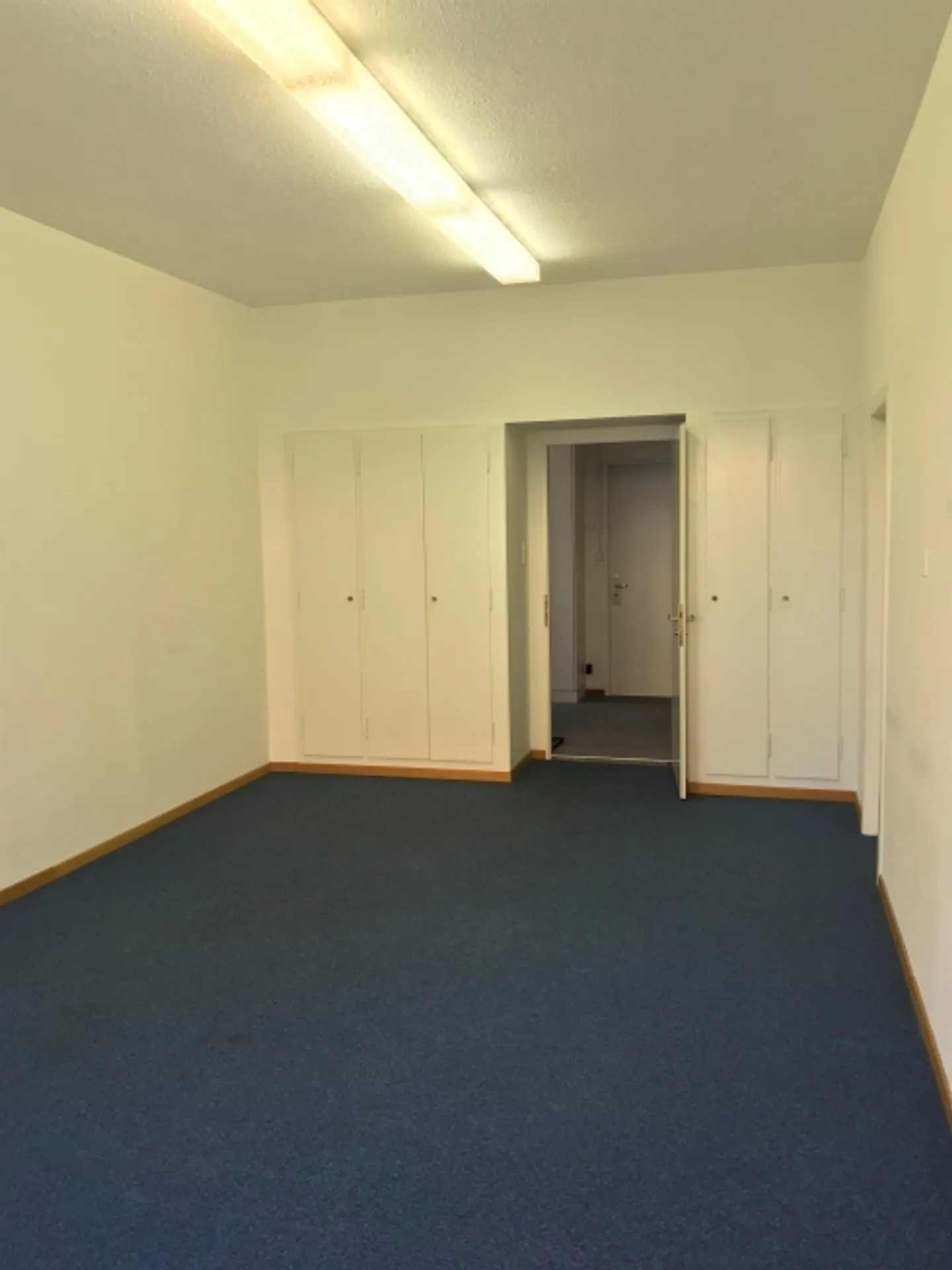 Bright office in a central location in Oerlikon - Photo 3 of 3