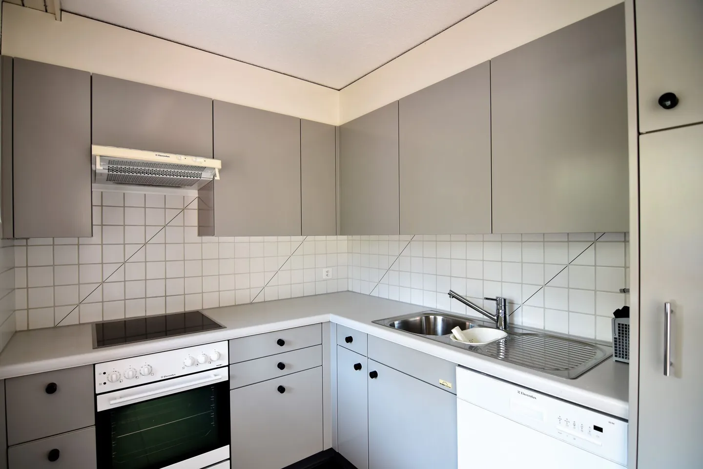 Appartamento soleggiato e luminoso con bel balcone - Foto 4 di 8