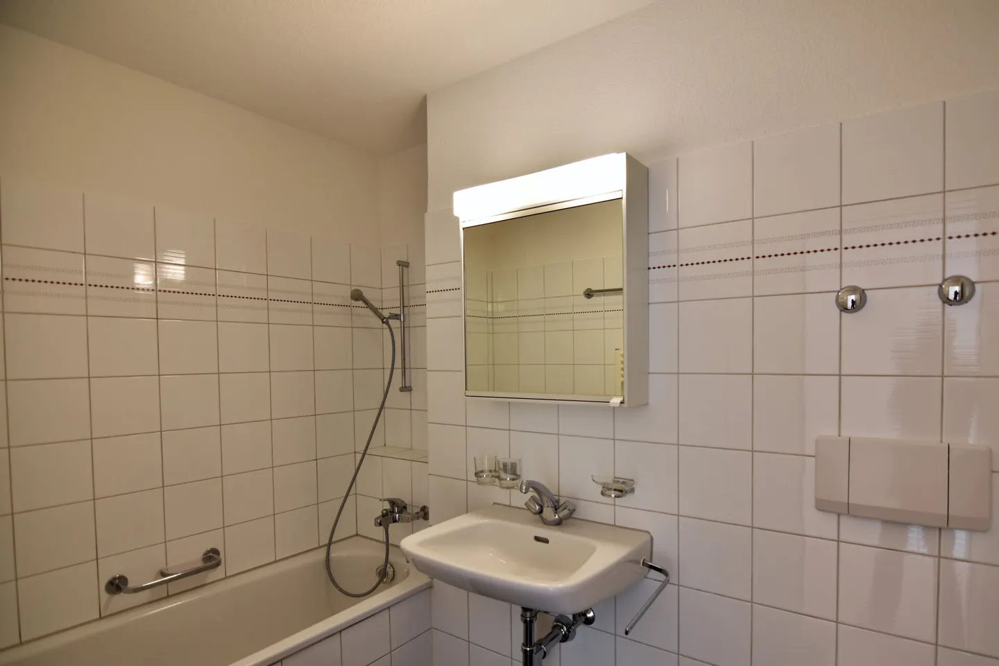 Appartamento soleggiato e luminoso con bel balcone - Foto 8 di 8