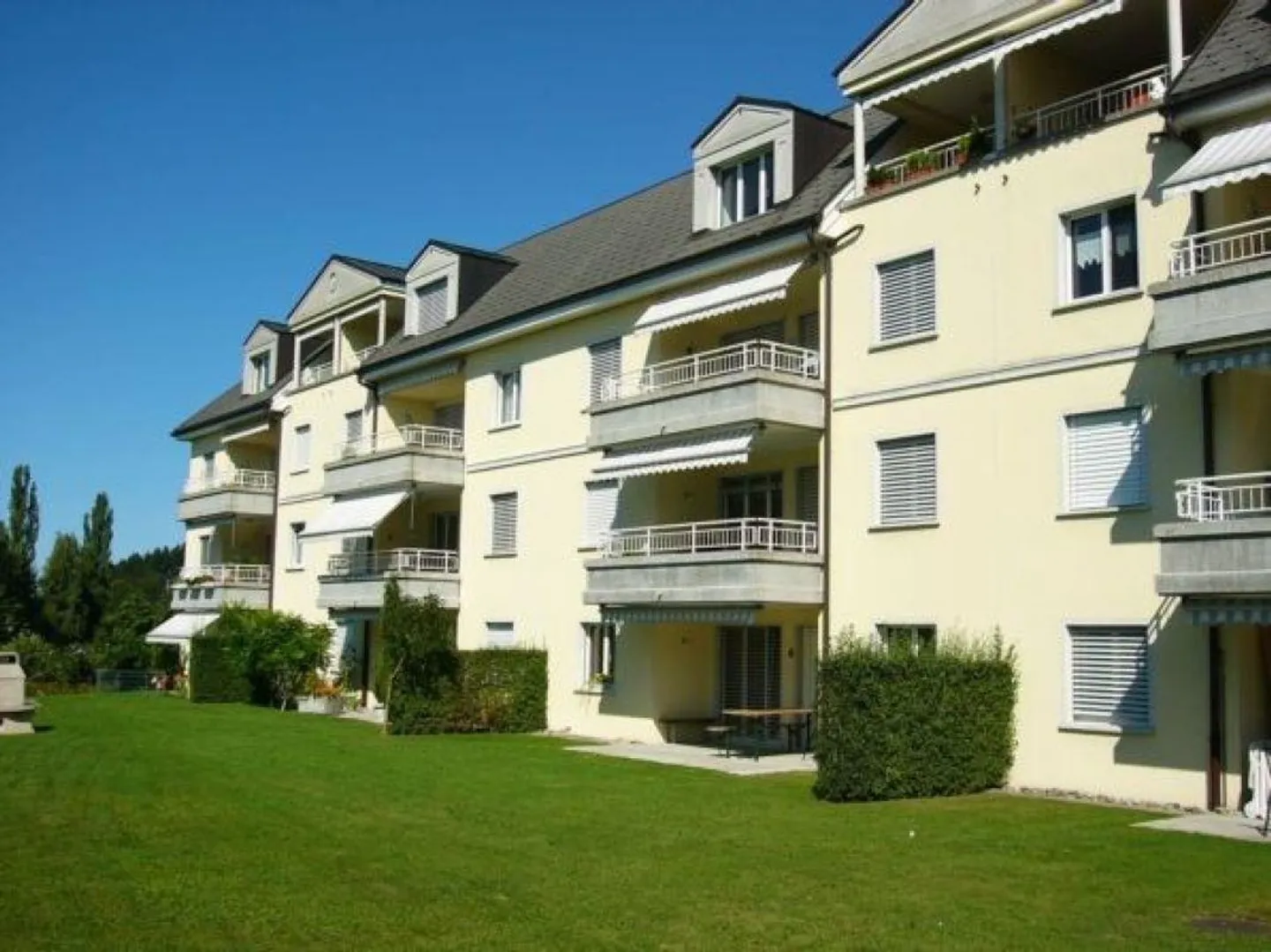 Modern and comfortable 4.5 room apartment - Photo 2 of 18