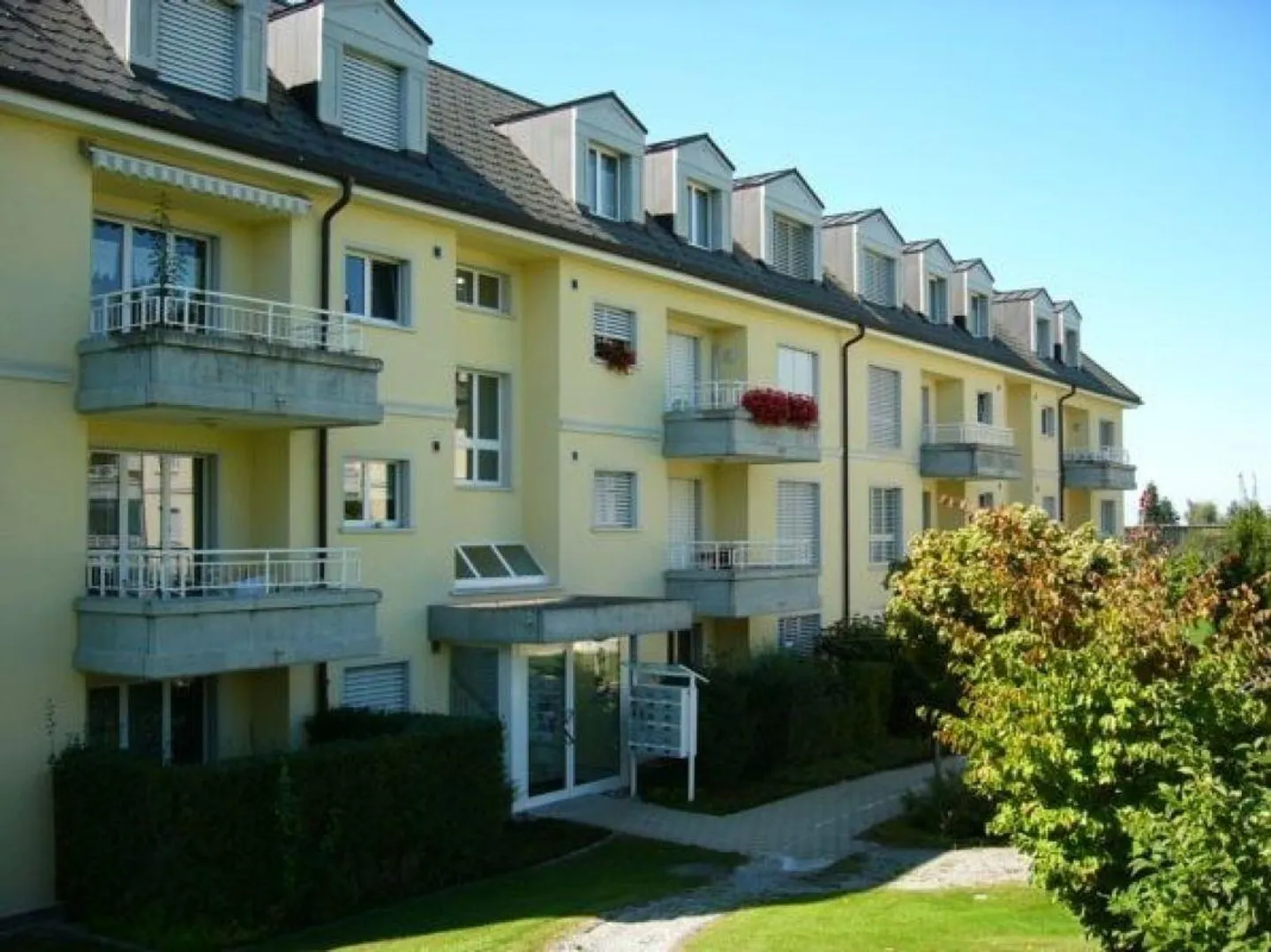 Modern and comfortable 4.5 room apartment - Photo 3 of 18