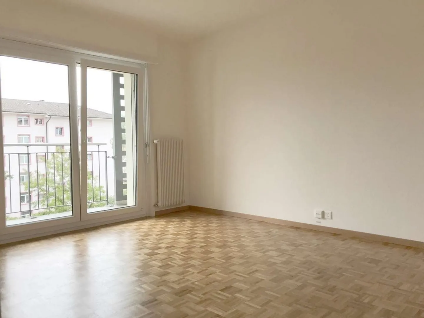Beautiful 3-room apartment near the train station - Photo 3 of 10