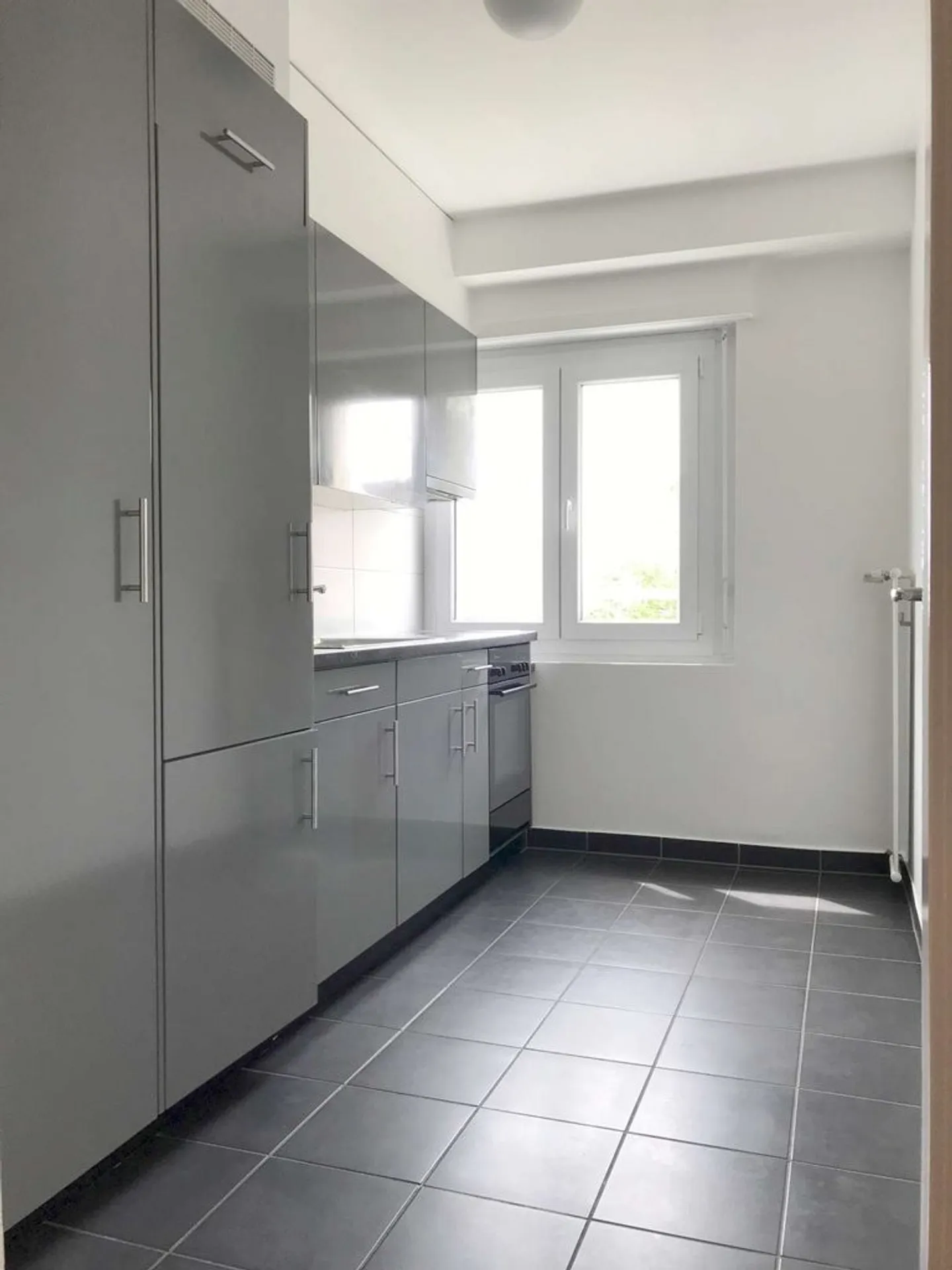 Beautiful 3-room apartment near the train station - Photo 4 of 10