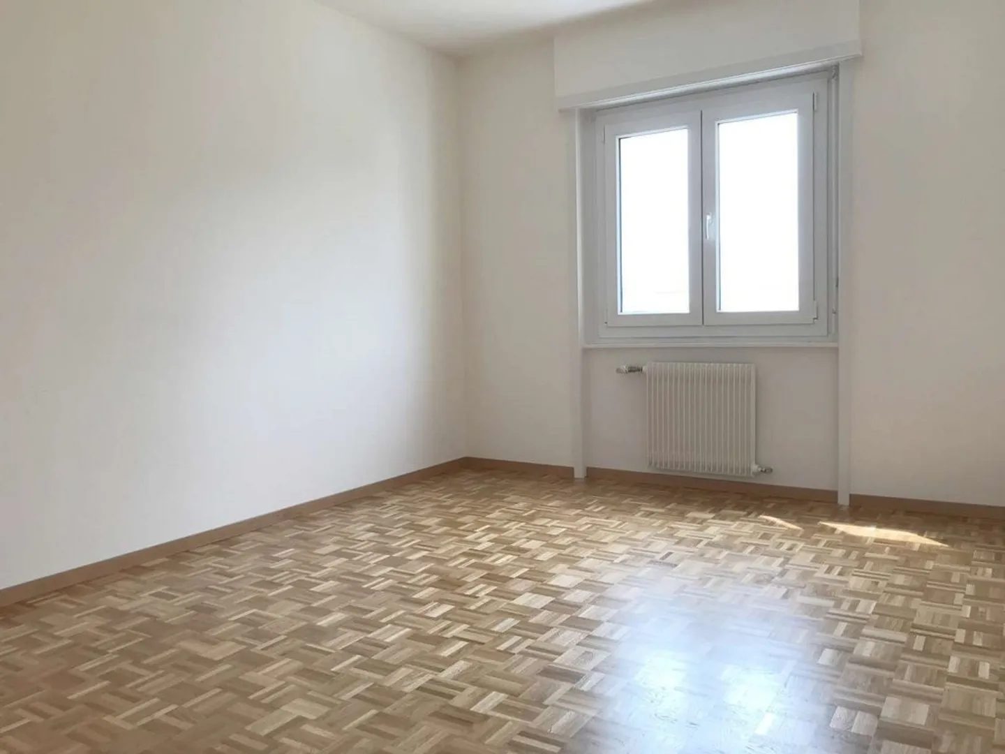 Beautiful 3-room apartment near the train station - Photo 5 of 10